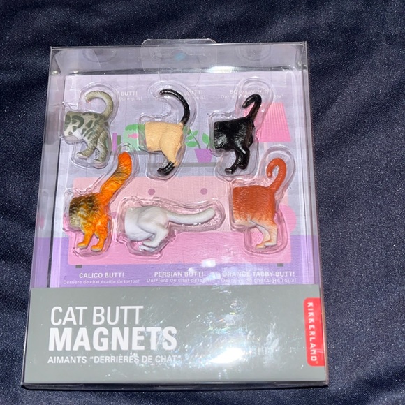 Cat Butt Magnets - Picture 1 of 2